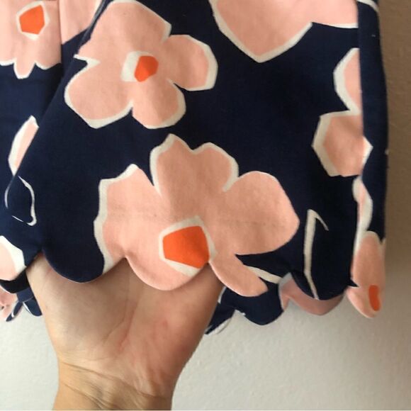 Isaac Mizrahi retro floral print shorts with scalloped hem - Picture 4 of 8